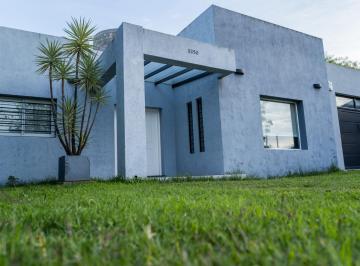 Casa · 151m² · 6 Ambientes · 2 Cocheras · Casa en Venta en Mercedes, Bº San Alberto