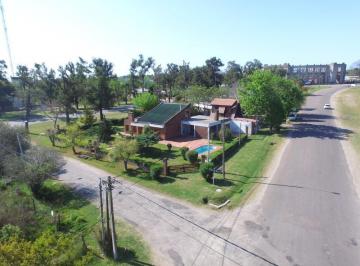 Casa · 177m² · 5 Ambientes · 1 Cochera · Casa - Colonia del Sacramento