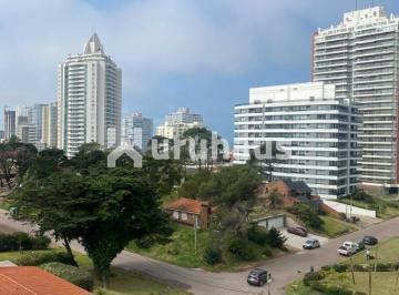 Foto1 · Edificio con Amenities - 2 Dorm. en Playa Brava