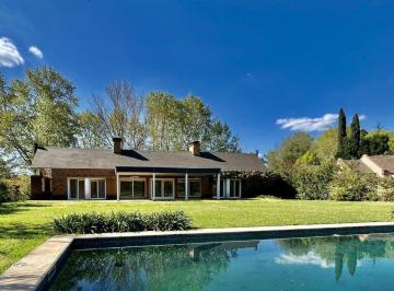 Casa · 275m² · 5 Ambientes · Alquiler Martindale