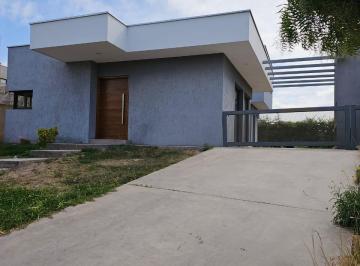 Casa de 7 ambientes, Maipú · Oportunidad - Casa en Venta "Lomas de Russell"