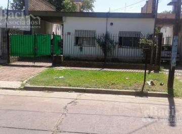 Casa · 80m² · 3 Ambientes · 1 Cochera · Casa - Ezeiza
