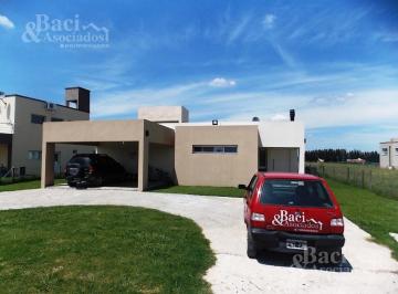 Casa · 204m² · 5 Ambientes · Casa - La Magdalena