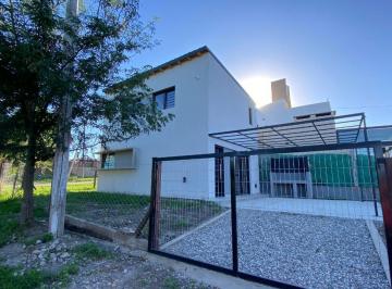 Casa · 77m² · 5 Ambientes · 1 Cochera · Casa Tipo Duplex en Venta a Estrenar en San Nicolas