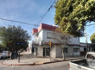 Casa de 4 ambientes, Córdoba · Importante Casa en Esquina Los Paraísos