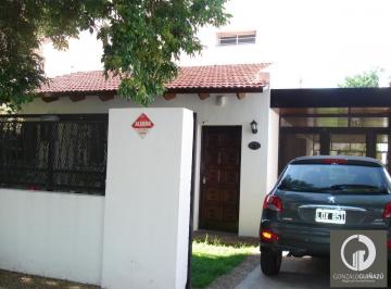 Casa · 145m² · 5 Ambientes · 1 Cochera · Casa de 3 Dorm. - Rosario