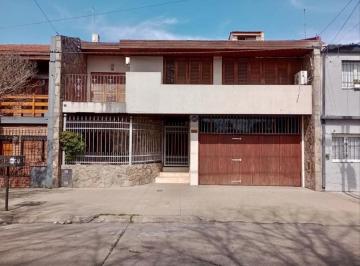 Casa · 300m² · 10 Ambientes · 2 Cocheras · Casa en Venta en La Plata