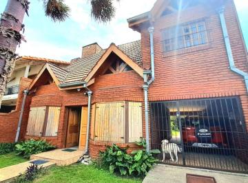 Casa de 5 ambientes, Morón · Chalet en Venta en Castelar Sur "Barrio Sere"