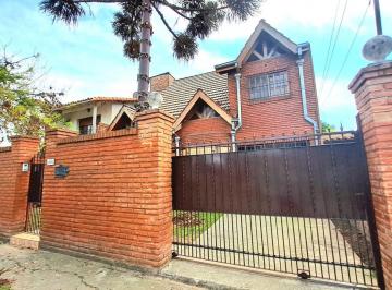 Casa de 5 ambientes, Morón · Chalet en Venta en Castelar Sur "Barrio Sere"