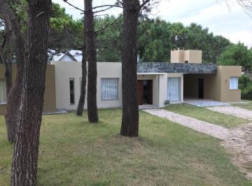 FLM-FLM-110_2 · Casa 3 Dorm.. | Penélope y Troya Al 3800