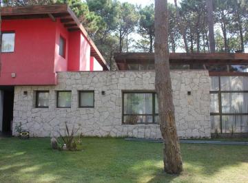 FLM-FLM-142_2 · Casa 4 Dorm.. | Cefiro Al 900