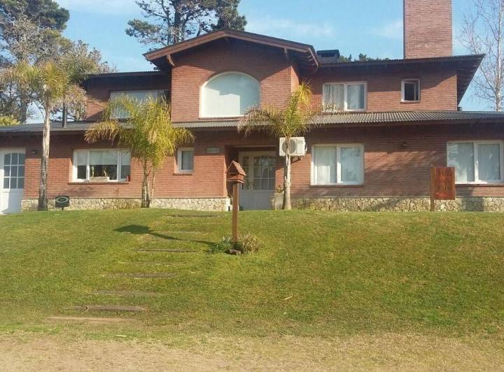 Casa · 240m² · 5 Ambientes