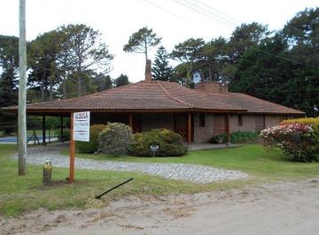 FLM-FLM-166_2 · Alquiler por Temporada: Chalet Tradicional de 4 Dorm. (Dos E