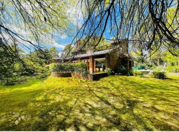 Casa · 300m² · 3 Dormitorios · 1 Cochera · Casa en Alquiler Temporario Boque Peralta Ramos