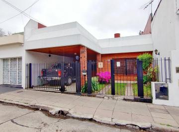 Casa · 205m² · 5 Ambientes · 2 Cocheras · Venta Casa 5amb, Patio y Cochera, Pque Avellaneda