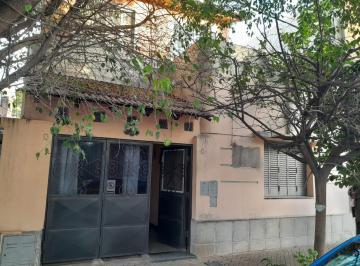 Casa · 88m² · 12 Ambientes · 1 Cochera · Casa a Reciclar
