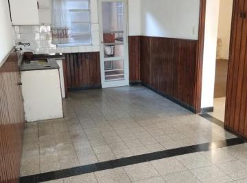 Departamento · 86m² · 5 Ambientes · Casa de Dos Dorm. en Arroyito