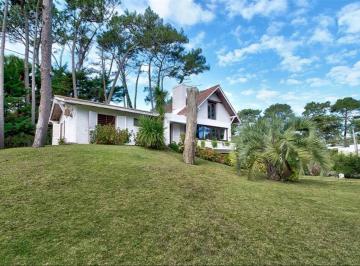 Casa · 375m² · 5 Ambientes · 3 Cocheras · Venta Casa 4 Dorm San Rafael Punta del Este