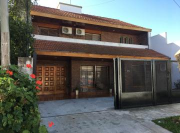 Casa de 4 ambientes, San Isidro · Casa en Venta - San Isidro