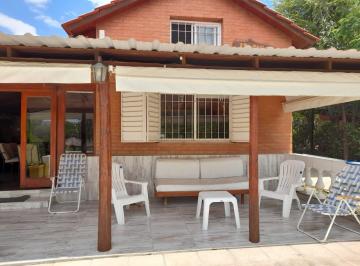 Casa · 144m² · 5 Ambientes · 1 Cochera · Casa en Villa Parque Siquiman 2 Dorm + Pileta y Entre Piso