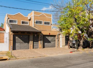 Casa · 175m² · 4 Ambientes · 2 Cocheras · Venta - Casa de 2 Plantas con Quincho -, Pileta y Cochera Doble en Gerli - Avellaneda