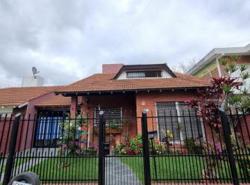 Casa · 137m² · 4 Ambientes · 1 Cochera · Casa en Pacheco