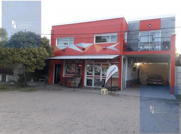 Local comercial · 250m² · 7 Ambientes · Local con Departamento en Saladillo