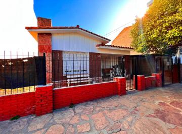 Casa · 121m² · 2 Dormitorios · 1 Cochera · Venta Casa Carlos Paz, Pleno Centro con Proyecto Pre Aprobado