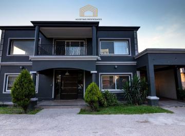Casa · 940m² · 4 Dormitorios · 4 Cocheras · Casa en Barrio Privado Los Alamos
