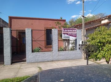 Casa de 4 ambientes, Lanús · Casa en Muy Buen Estado, Sobre Amplio Lote.