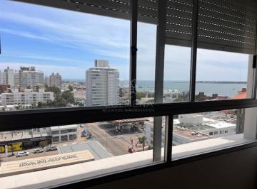 Foto1 · Apartamento en Peninsula a 1 Cuadra Playa Mansa y a 2 Playa Brava.