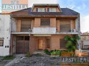 Casa · 396m² · 7 Ambientes · 1 Cochera · Casa 5 Amb Dpto 2 Amb 396 m² Cub. - Lomas del Mirador