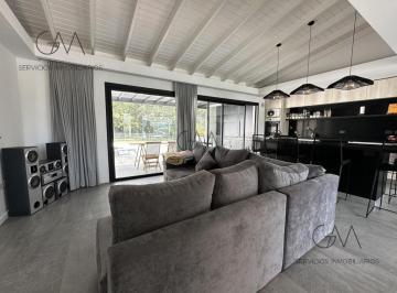 Casa · 186m² · 3 Dormitorios · 1 Cochera · Casa en Alquiler Temporario