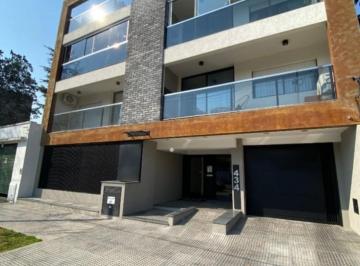 Departamento · 72m² · 3 Ambientes · 1 Cochera · Venta - Departamento Excelente Ubicacion