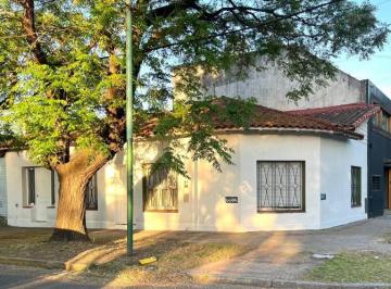 Casa · 81m² · 4 Ambientes · Venta Casa en Esquina