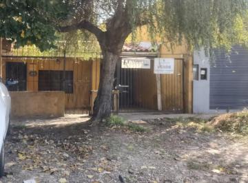 Terreno · 191m² · 3 Ambientes · 1 Cochera · Venta - Lote con Construccion
