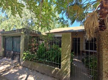 Casa · 80m² · 4 Ambientes · 3 Cocheras · Venta Casa Retasada