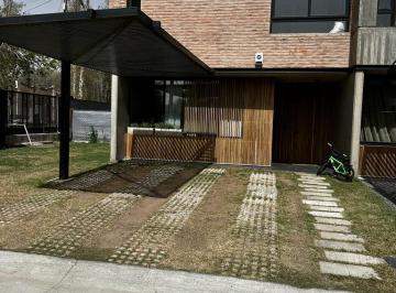 Casa · 165m² · 5 Ambientes · 1 Cochera · Villa Belgrano - Housing 2/3 Dorm.