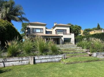Casa · 450m² · 9 Ambientes · 2 Cocheras · Casa en Alquiler en Santa Barbara, Tigre, G. B. a. Zona Norte