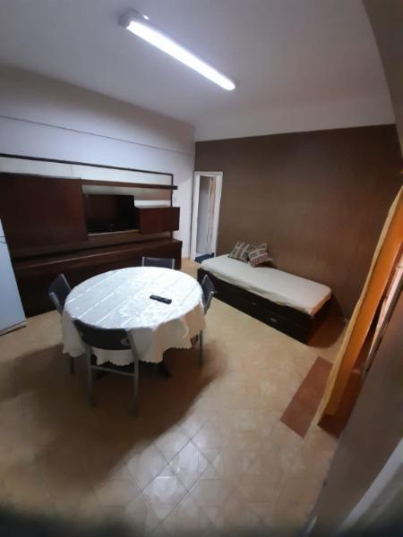 Depto 2 amb, 32m² interno en 2° piso — Macrocentro