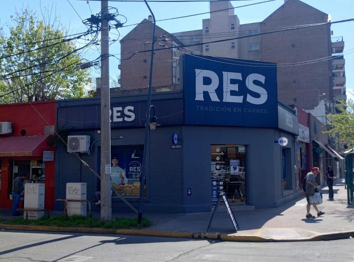 Local comercial · 266m² · 6 Ambientes · 5 Cocheras