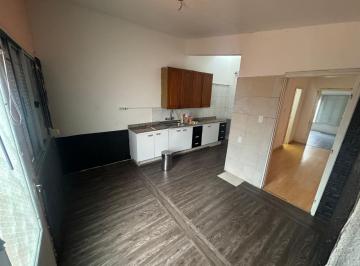 Casa · 68m² · 3 Ambientes · Casa - Sayago. 2 Dorm.