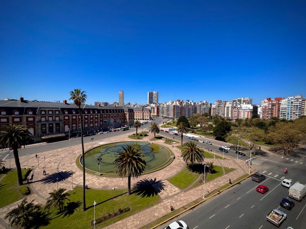 Depto 3 amb, 90m² con dependencias y vista al mar — Plaza Colón
