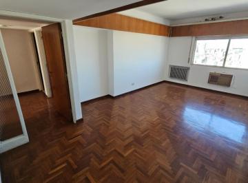 Departamento · 91m² · 4 Ambientes · Departamento en Venta Centro 3 Dorm.