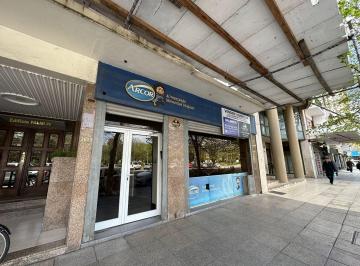 Local comercial · 458m² · Local en Plaza Mitre