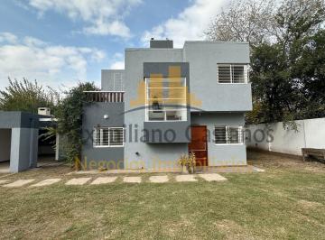 Casa · 123m² · 3 Dormitorios · 1 Cochera · Apto Crédito! V. Allende! Venta 3 Dorm. a Pocas Cuadras del Vas!
