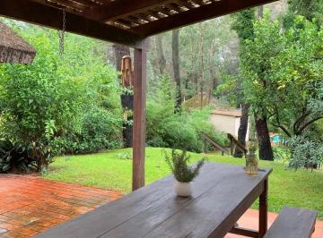 Casa · 180m² · 4 Ambientes · 1 Cochera · Laguna del Sauce