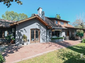 Casa de 7 ambientes, San Miguel · Casa con 6 Dorm. en Venta, Bella Vista