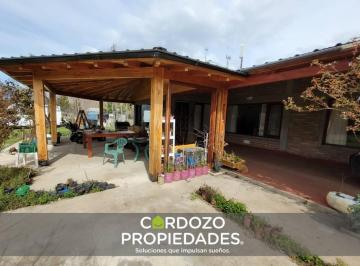 Casa de 5 ambientes, Lago Puelo · En Venta Casa en Una Hectárea en Golondrinas, Chubut.