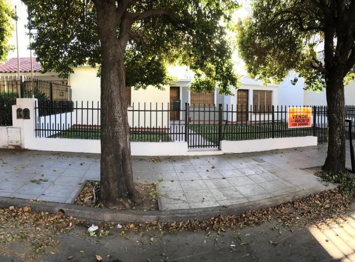 Casa · 129m² · 8 Ambientes